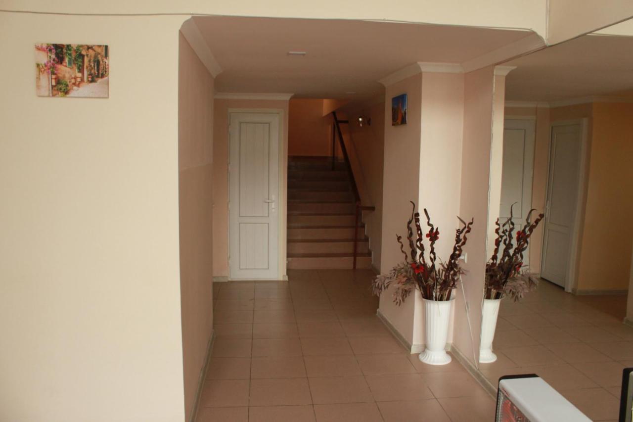 יירבאן Hotel International מראה חיצוני תמונה