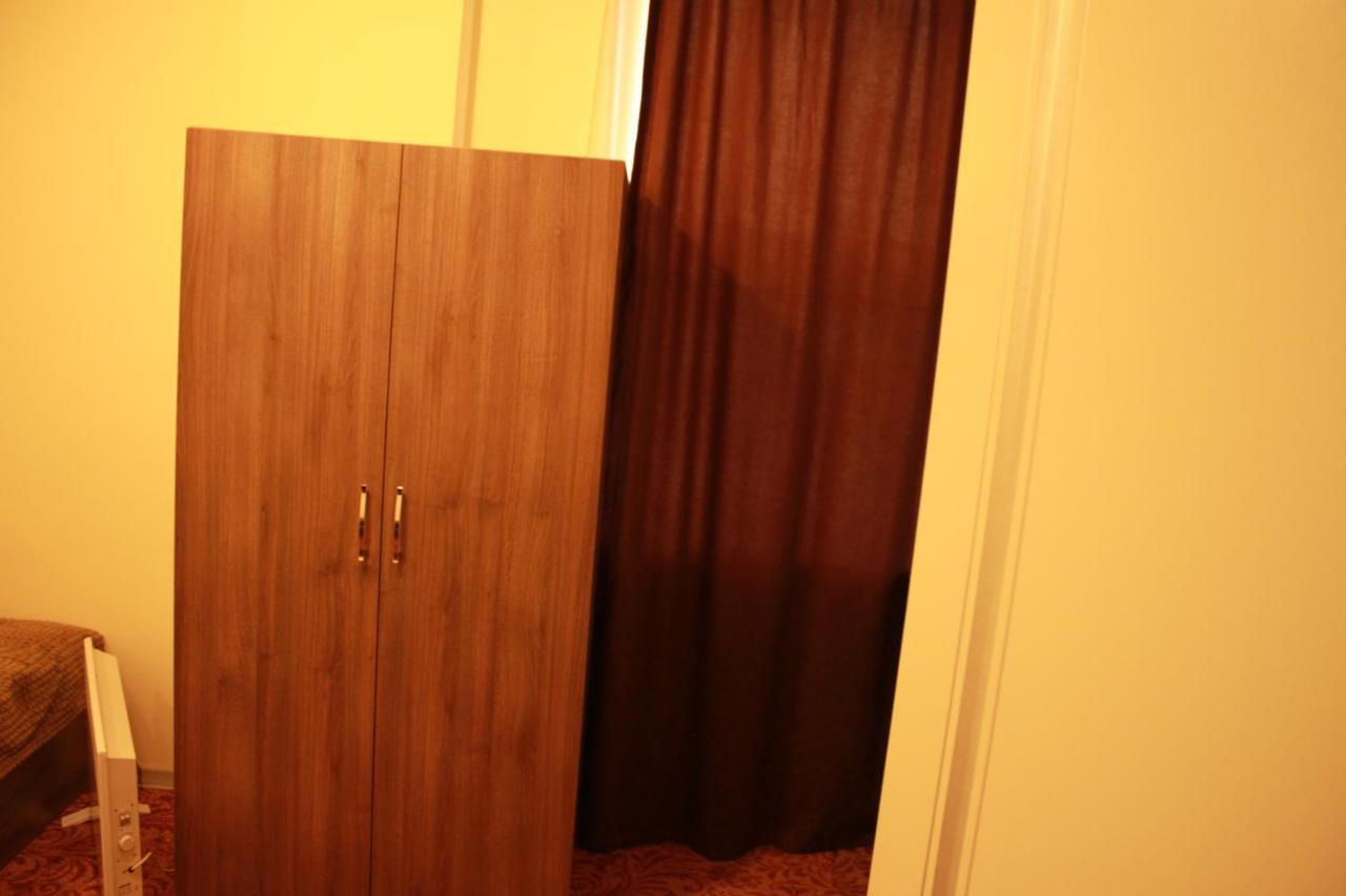 יירבאן Hotel International מראה חיצוני תמונה