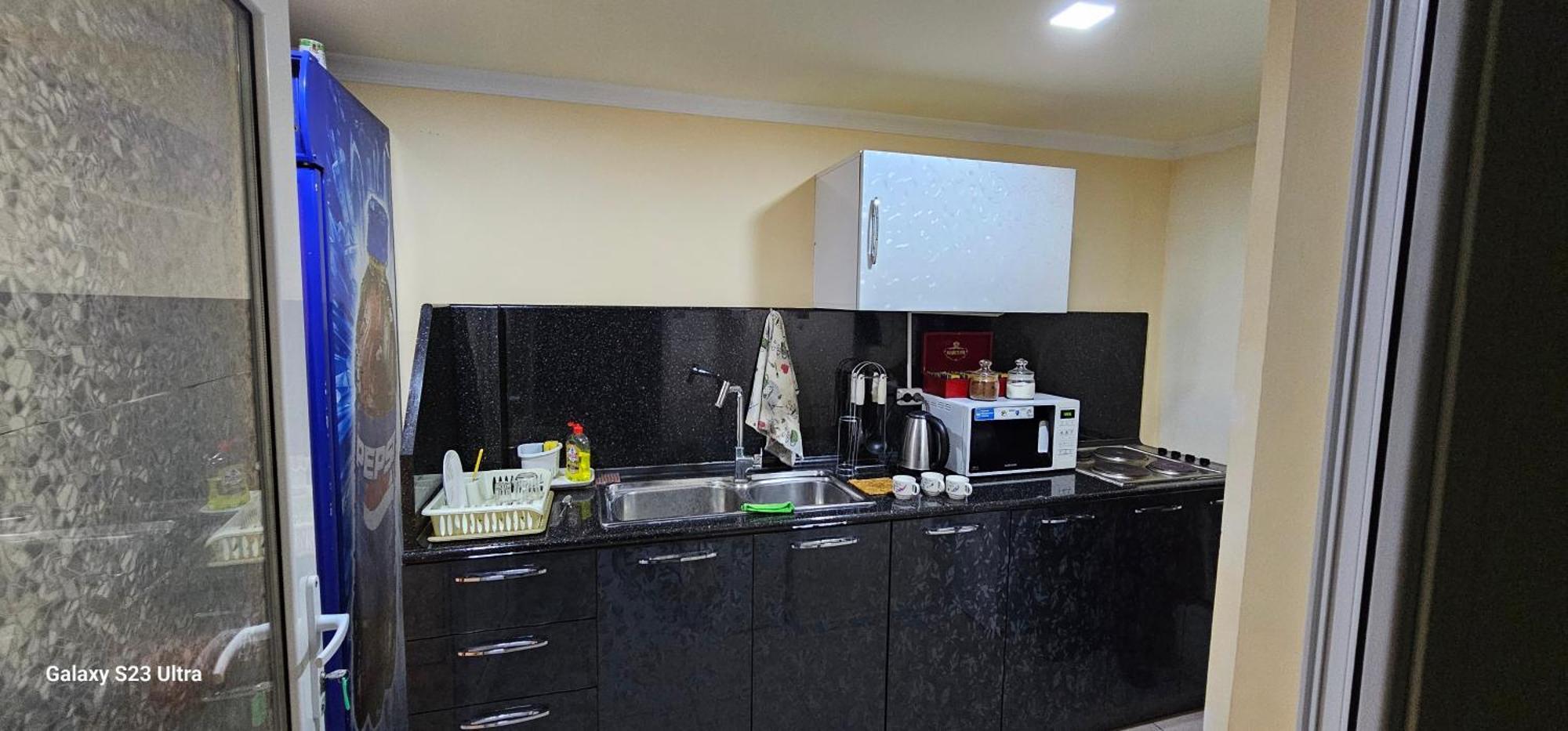 יירבאן Hotel International מראה חיצוני תמונה