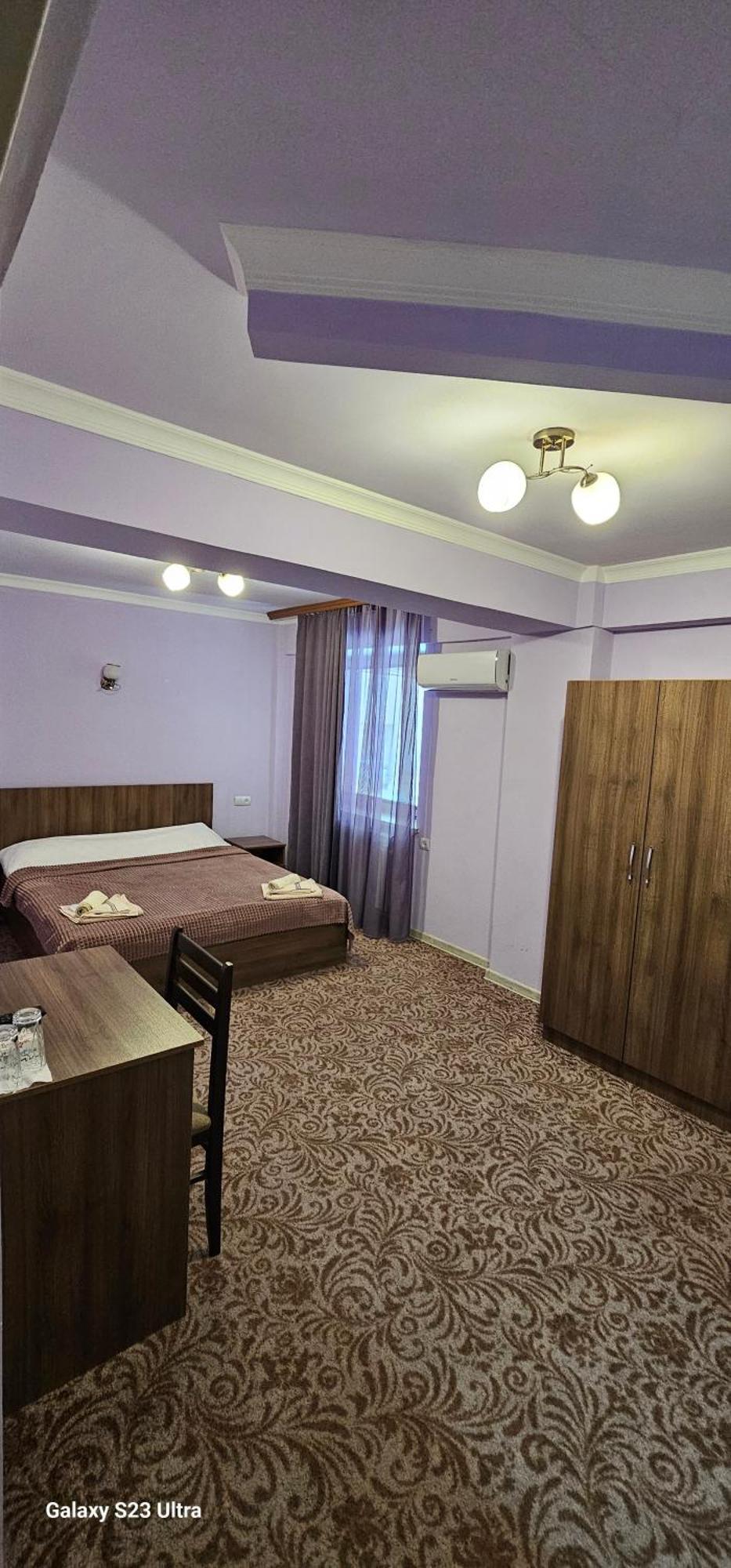יירבאן Hotel International מראה חיצוני תמונה